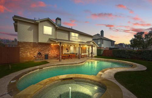 4BD Tropical Pool Oasis with a Game Room - Photo 1