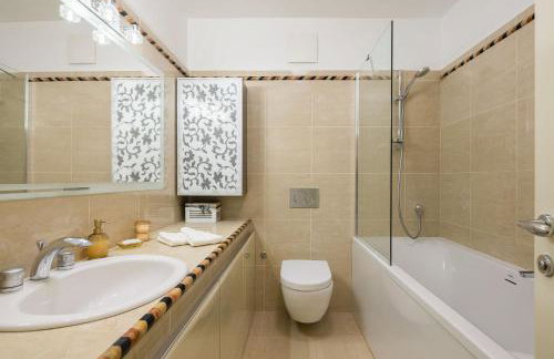 CECILIA Holiday Apartment, Private Parking Included - Foto 19