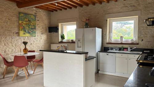 Le So Art, grande maison 4 chambres, terrain de pétanque, grand jardin clos, flipper, babyfoot, jeux Arcade, ping pong,1 km mer, proche golf, Port en Bessin, Bayeux et plages du débarquement, adaptée enfants - Foto 5, stove, dishwasher, pet friendly, minibar