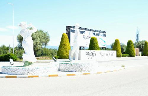 Espectacular Chalet Adosado para Vacaciones en Panorámica Golf Sant Jordi - Foto 1