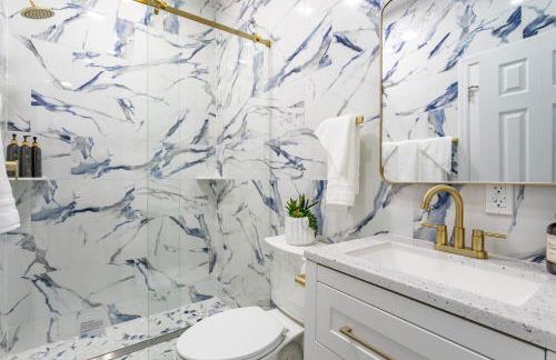 Modern Escape 3BR Apt with Parking - Foto 15