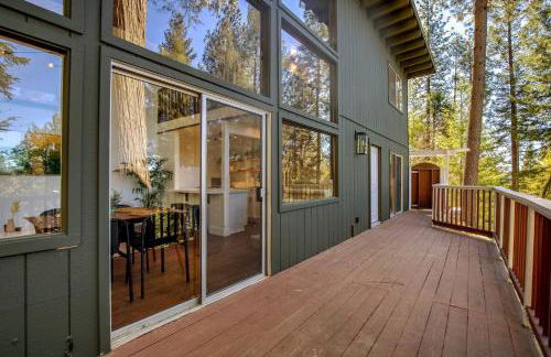 Glass Cabin Under the Pines | Hot Tub • Seclusion - Foto 8