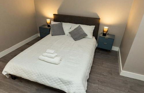 Luxury Modern Flat In Wolverhampton- Garden Views - Photo 9