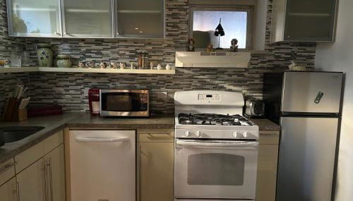 Cozy and Comfy Cellar - Foto 5, stove, dishwasher, toaster