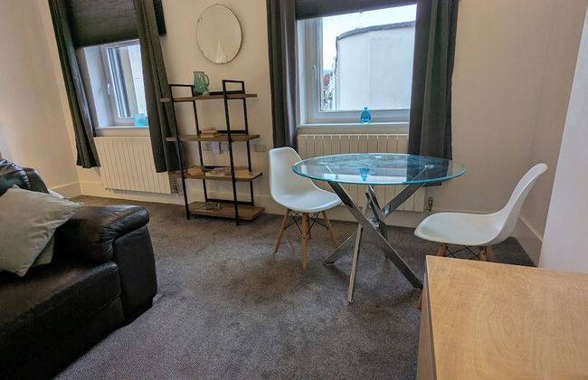 Captivating 1-bed Apartment, Merthyr Tydfil - - Foto 8