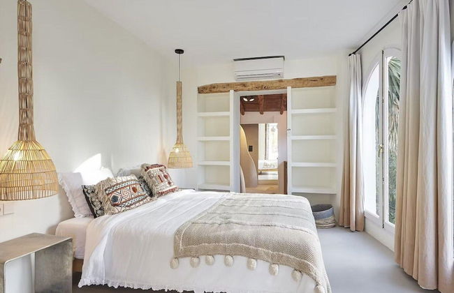 Hillside Villa With Sea-views - Photo 8