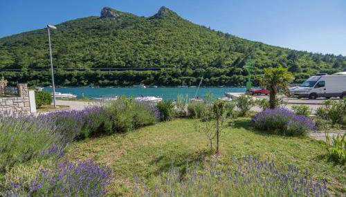 Villa Dorijana, a beachfront holiday home - Foto 3