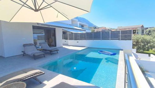 Central location for 6 or 8 guests, 3 bathrooms & private pool - Foto 2