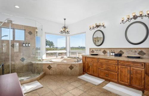 Luxury 4 Acre Estate - Pickleball, Pool, Hot Tub! - Foto 60