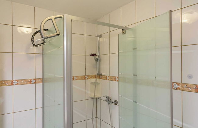 Perfect Spot on Edge of Large Woods with Hot Tub - Photo 13