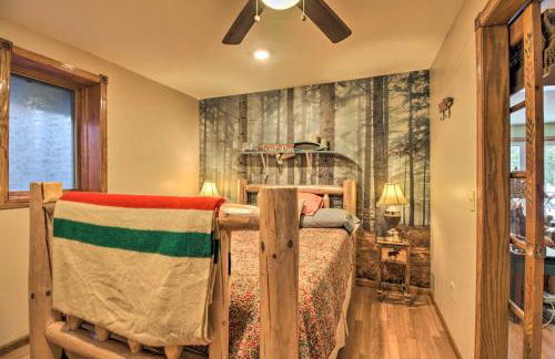 Lakefront Deer River Apt with Dock, Fire Pit and Patio - Foto 12