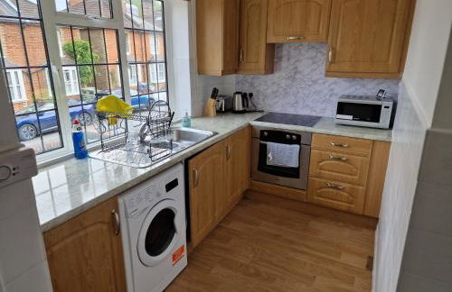 Millmead Apartment in central Guildford with parking - Photo 20