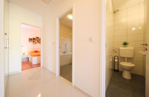 Villa Pino with Pool, Sauna & Jacuzzi - Foto 48