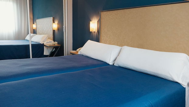 Apartamentos Vértice Sevilla Aljarafe - Photo 3, Room