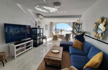 Stilfullt semesterhus nära pool och strand. - Foto 3