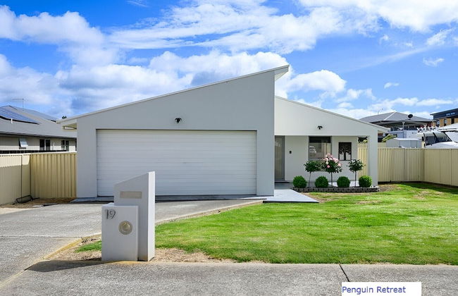 Penguin Retreat - Photo 31