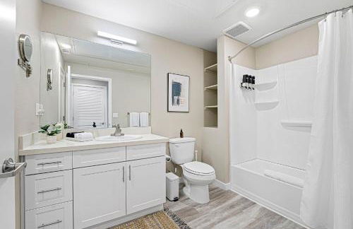 Designer Apt w Jacuzzi Walk To Casino & iMax - Foto 18