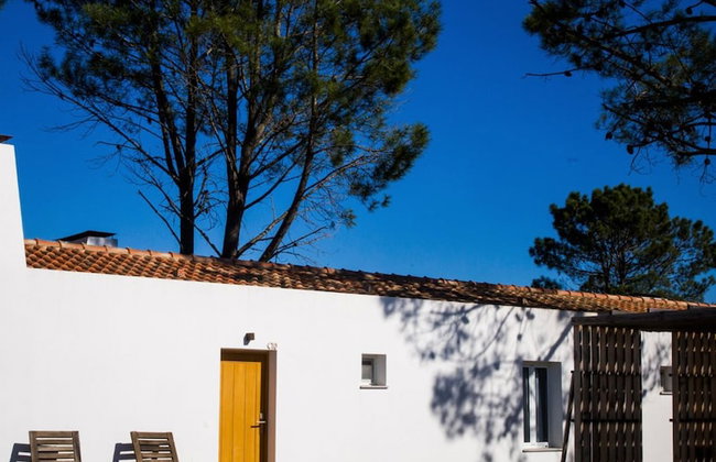 Craveiral Farmhouse by Belong - Photo 53