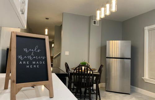 The Blackjack Duplex - Private Yard & Parking, Near Falls & Casino by Niagara Hospitality - Foto 8