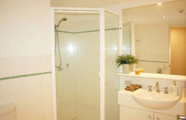 2BR Beautiful River Retreat Pool Wine Gym Netflix - Foto 18