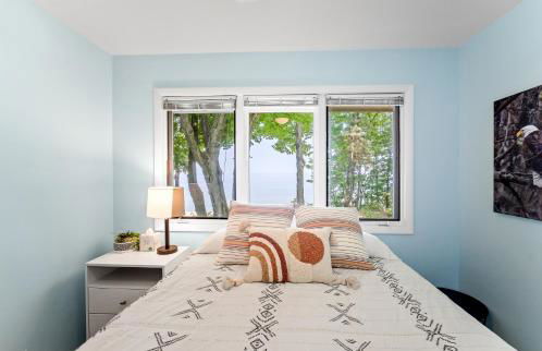 Experience comfort at Graceland, a charming 3-bedroom house - Foto 11