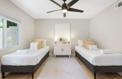 Modern Escape with Pool Ping Pong & Putting Green - Foto 30