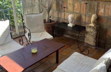 La maison sur la place dans Aigues Mortes - Foto 5