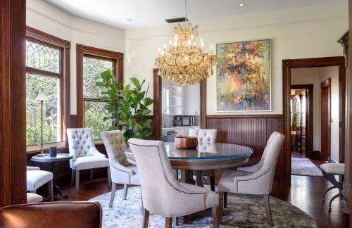 Upscale Downtown Home Walk to Beach shops Bars 2 - Photo 7