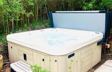 Splendid, spacious 7 Bedroom holiday home with Hot Tub - Isle of Wight - Foto 15