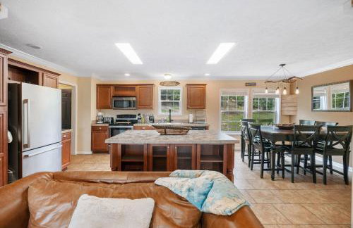 Lakefront Retreat w Dock Boat Rental and Views - Foto 13