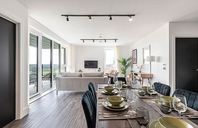 Chic and Sleek Sky-high Apartment - Foto 19