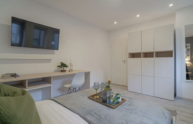 Central 4BR Flat - 2 Units Combined with Balconies, Near Cismigiu, 2 Kitchens & 2 Baths - Foto 12