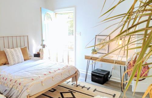 RARE Downtown Matthews walk 2 shops restauraunts hike CLT 2 Bedroom not 3br - Foto 28