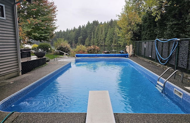 Luxury ocean dock pool villa - Photo 21