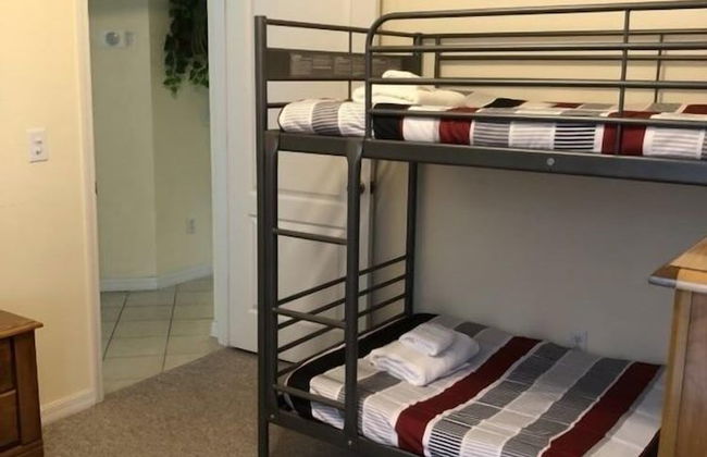 Family Fun Vacation Home 4 Bedroom Villa by RedAwning - Foto 6