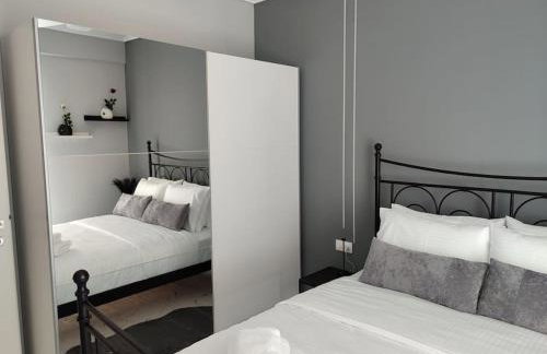 Amalia's Luxury Apartment - Photo 10