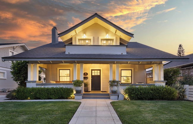 Luxe Backyard Oasis w/ Hot Tub Chic Design South Park Sanctuary - Foto 1