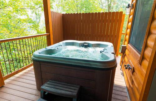 Skyview Treehouse by Amish Country Lodging - Photo 17