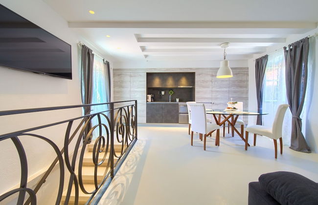 Vibrant and Elegant Downtown Krk Apartments - Photo 23