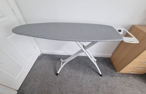 3 Bedroom House Perfect for Family Work Stays Easy Access to Manchester Oldham - Foto 14