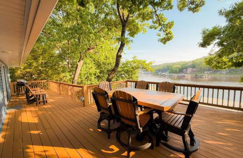 Lakefront 4BD2BADockGrillDecksFirepit-12PP - Photo 46