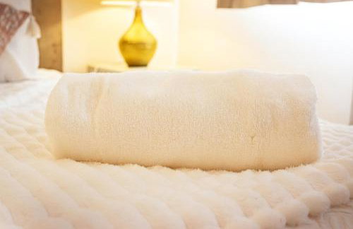 Manchester Stay Hub - 2BR with Free Parking, Near Airport & Attractions - Foto 25