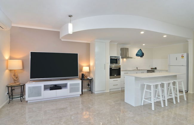 Seascape Holidays – 3 Reef Terraces on St Crispins - Foto 15