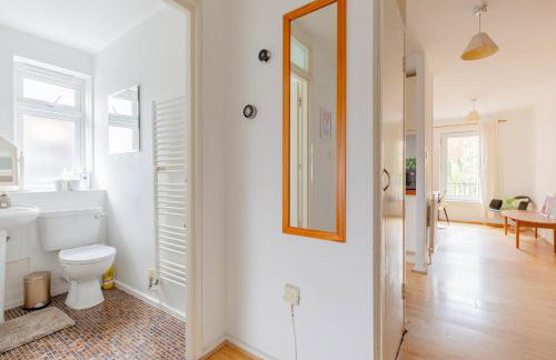 Well Connected 1BDR Flat in the Heart of Islington - Foto 16