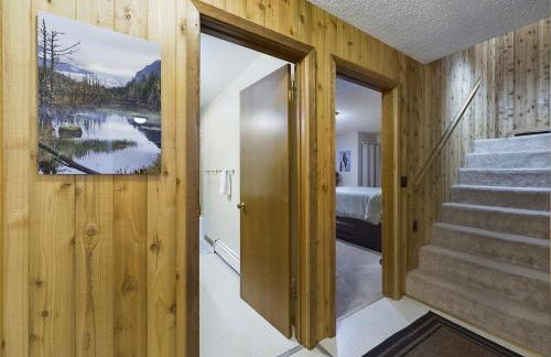 Updated Duplex with Mountain & Filtered Water View - Foto 23