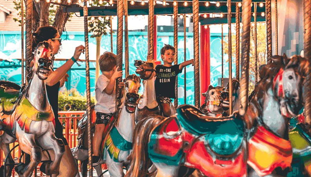 Hopi Hari Private Tour - Photo 5, Enjoying the carousel