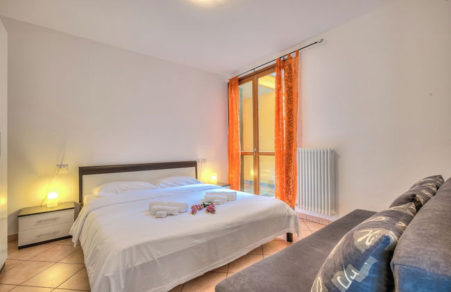 Va Pensiero sul lago Stunning View - Photo 4