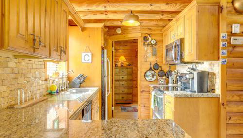 Steps to Lake Okeechobee Cabin with Pool Access! - Photo 5