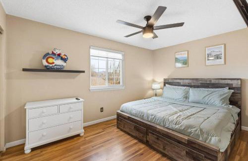 Pet Friendly 2 King Beds AF Academy Sleeps 12 - Foto 14