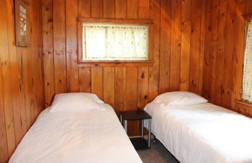 Cabin 7 - Cozy classic cabin on the lake shore with private deck - Foto 6